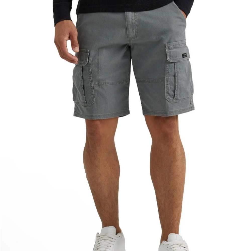 WRANGLER Mens Cargo Shorts Size 48” Waist Gray Cotton Elastane New - Picture 2 of 9